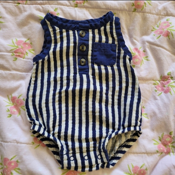 ❤️SOLD❤️Cat and Jack Bubble rompers - Picture 4 of 5
